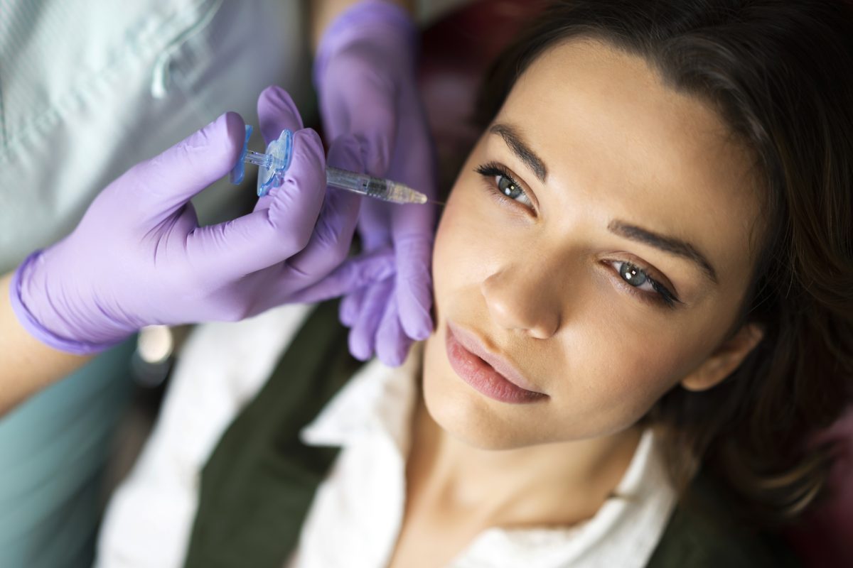 Featured image for “Facelift Vs. Fillers: Choosing The Right Procedure Based On Your Needs And Goals”